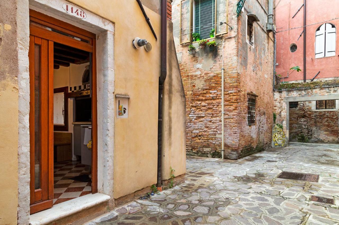 Antico Caminetto Alla Biennale Venesia Bagian luar foto